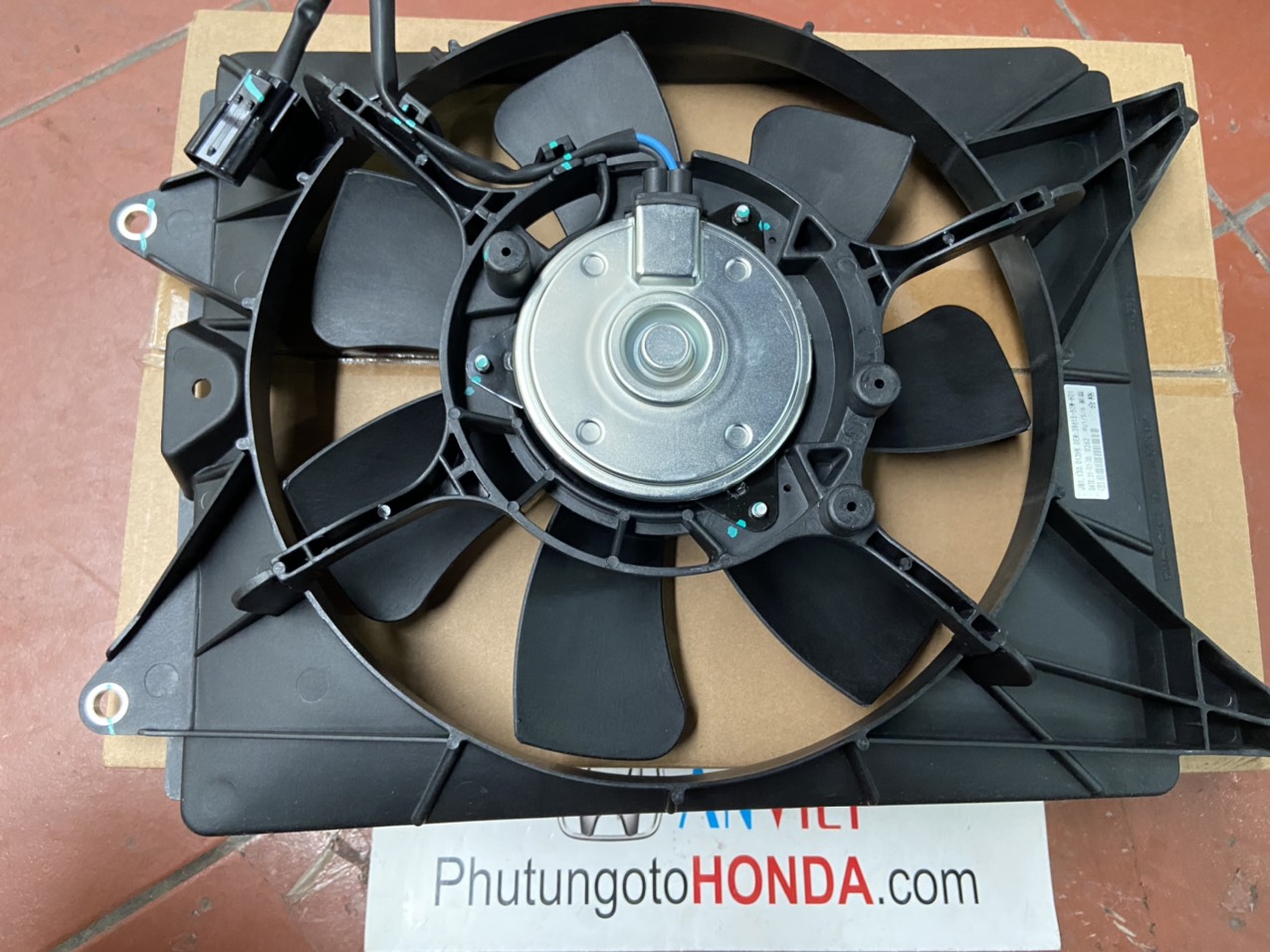 Cụm quạt dàn nóng xe Honda HRV